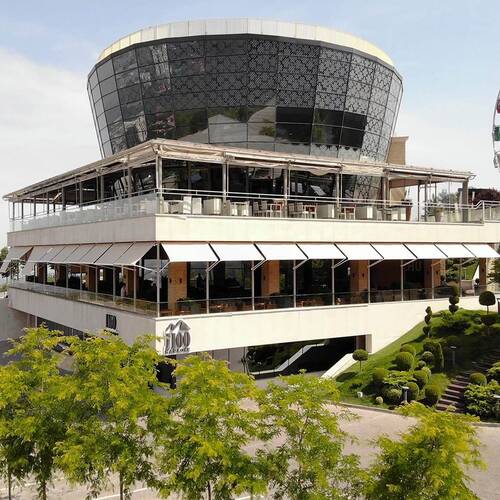 Витринные маркизы Decolife G400, реализовано партнером ''TENT VERTEX'' , г. Алматы, р-н ''Абай''